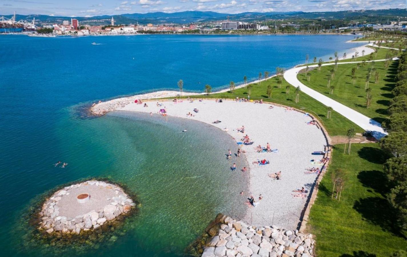 Bright Apartment Koper Bagian luar foto